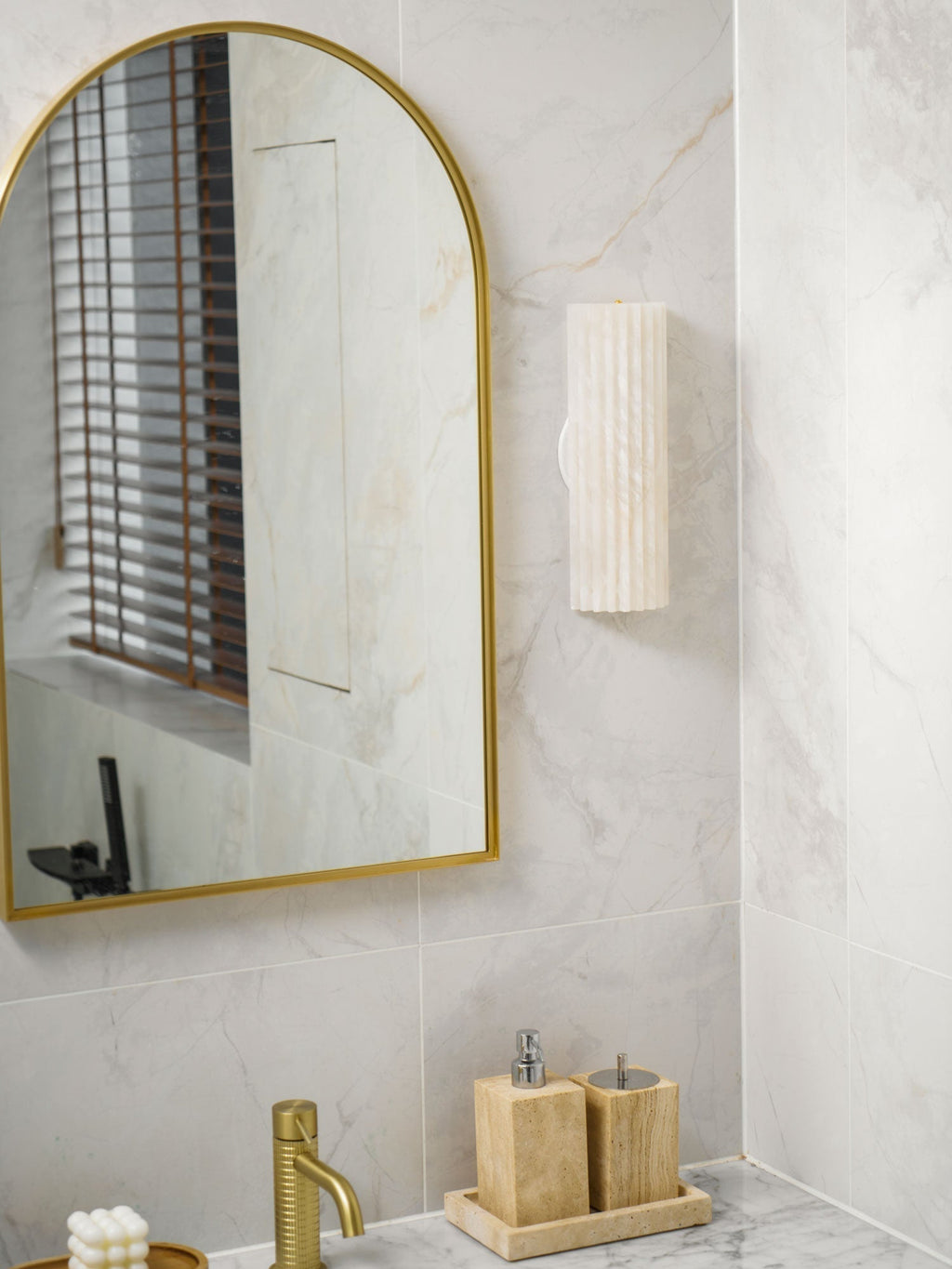 Orcarion Alabaster Wall Lamp - product image 22